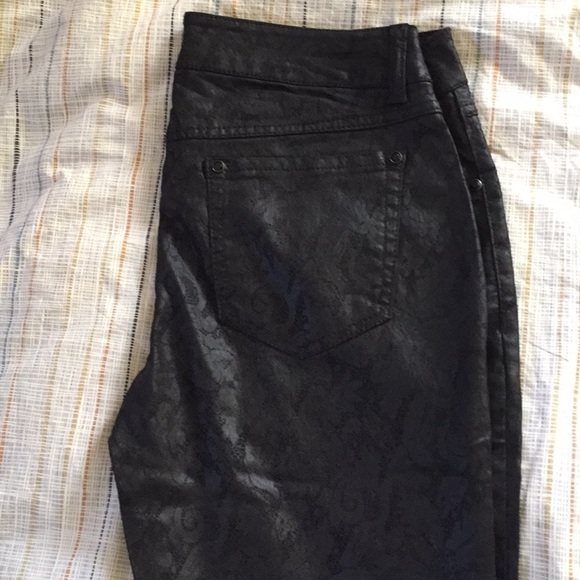 Black Flower Pants Size 9 - Picture 8 of 13